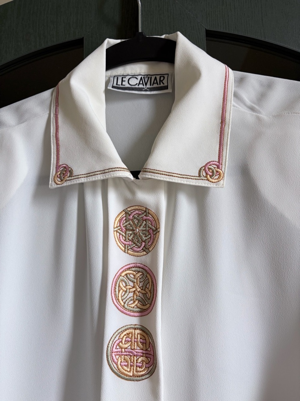 Le Caviar vintage White Embroidered Collar Blouse